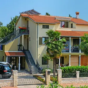 https://apartments-pilic-rosini.in-istria.net